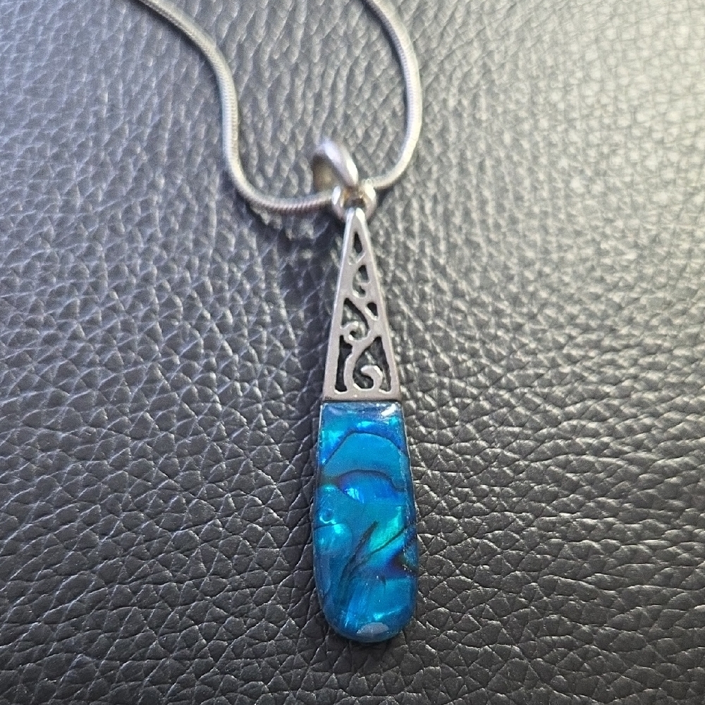 🔴Silver and Blue Pendant Necklace